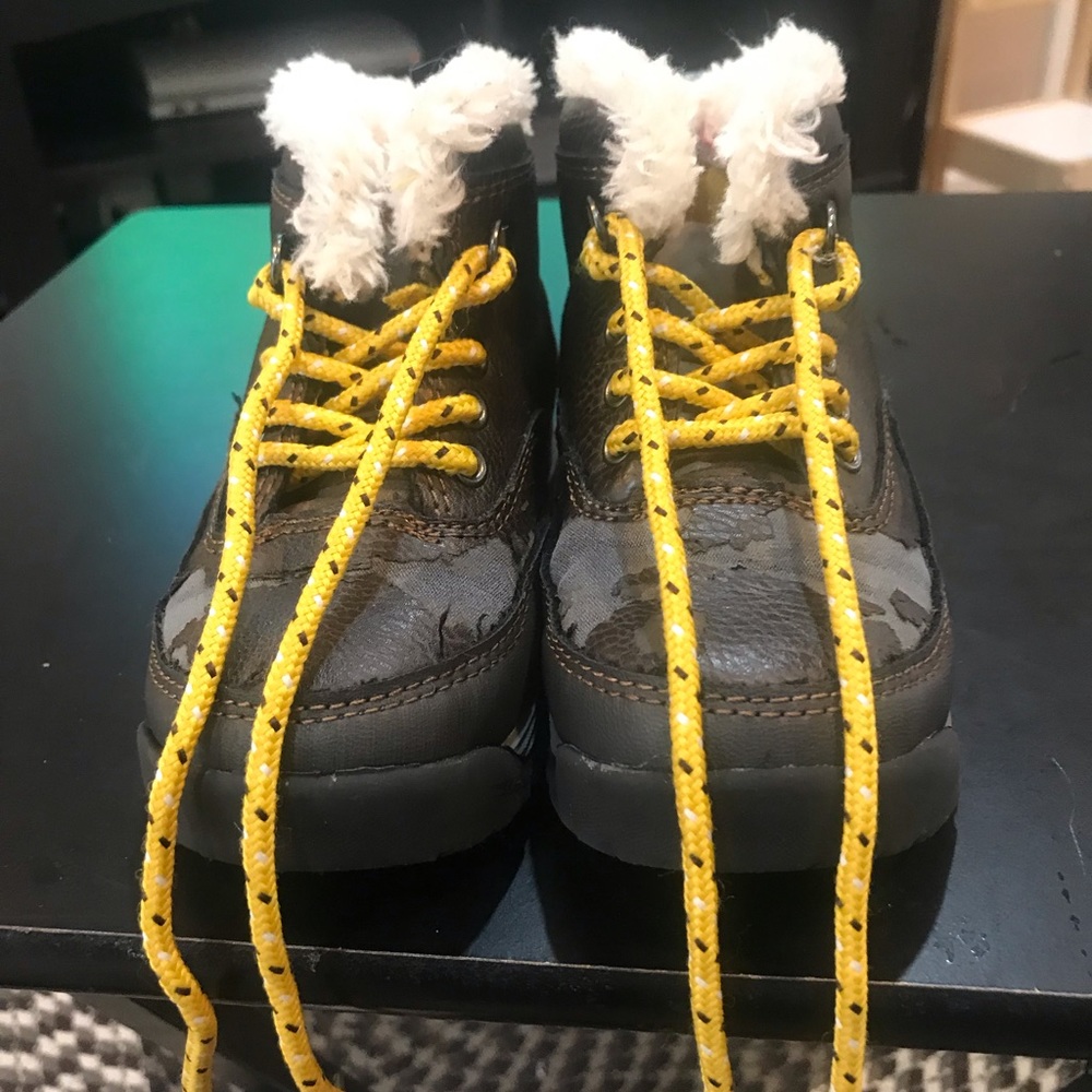 Kids winter boots